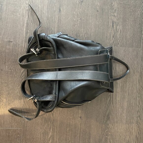 VINTAGE ROOTS LEATHER BACKPACK BLACK PREOWNED - Picture 2 of 16